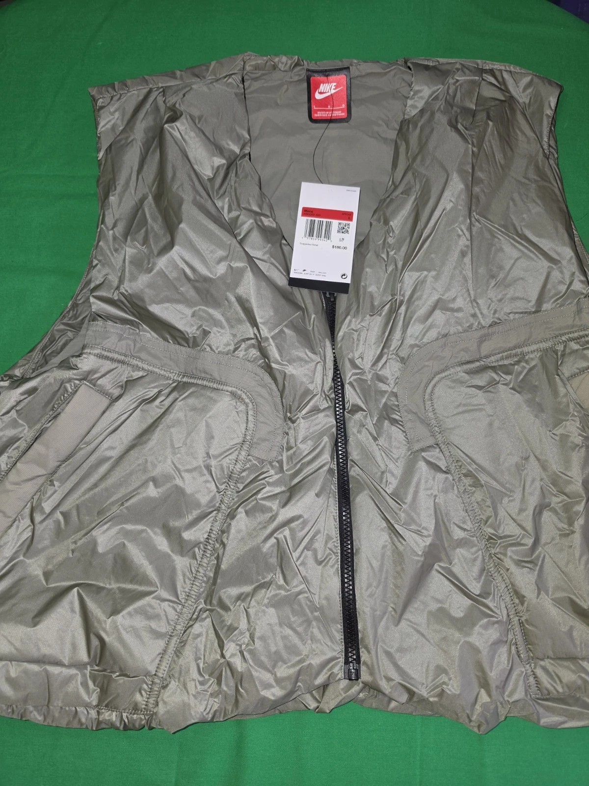 $180 NWT Nike Tech Men’s Woven Vest Olive Loose Fit Size Large HM4262-320