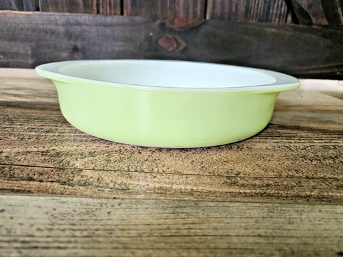 Vintage Pyrex Lime Green Cake Pie Dishes | 221 | 8 in diameter