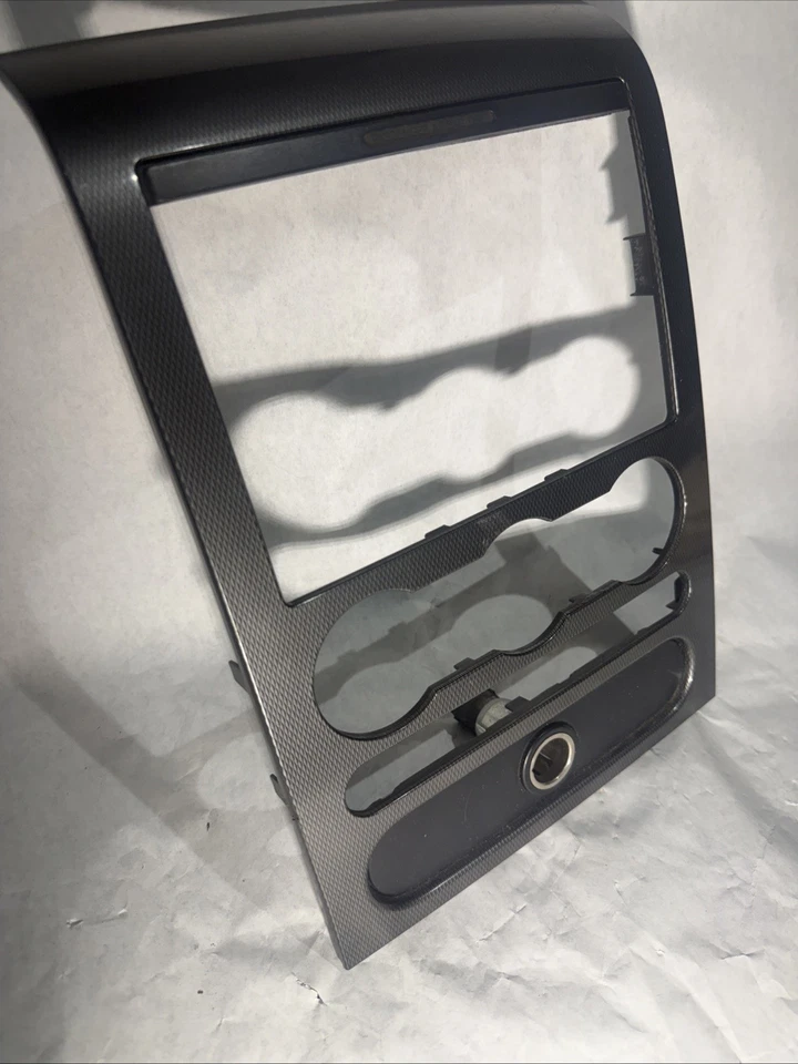 2005-2006 Ford F-150 Center Dash Mounted Radio Trim Bezel Model Number TA3JA6 - Image 2 of 4