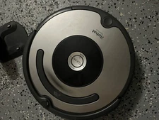 iRobot Roomba 677 Smart Wi-Fi Connected Robot Vacuum & Charger working condition