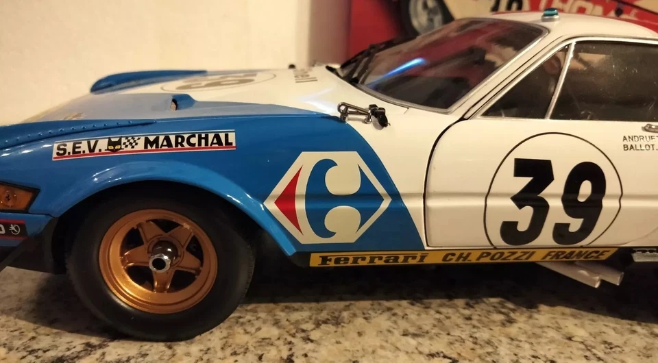 Modellino FERRARI 365 GTB/4 #39 1972 Competizione Daytona 08164E Kyosho 1:18 - Immagine 4 di 4