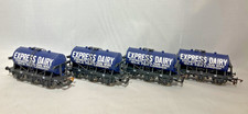 4 x Hornby R6378 GWR 6 Wheel Milk Tank Wagons No.62 Express Dairy Milk #E