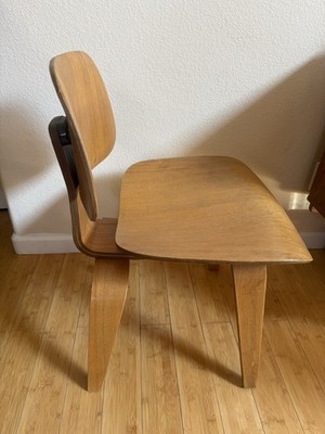 Second Generation Eames DCW Herman Miller 5-2-4 Broken Back Rubber Mount