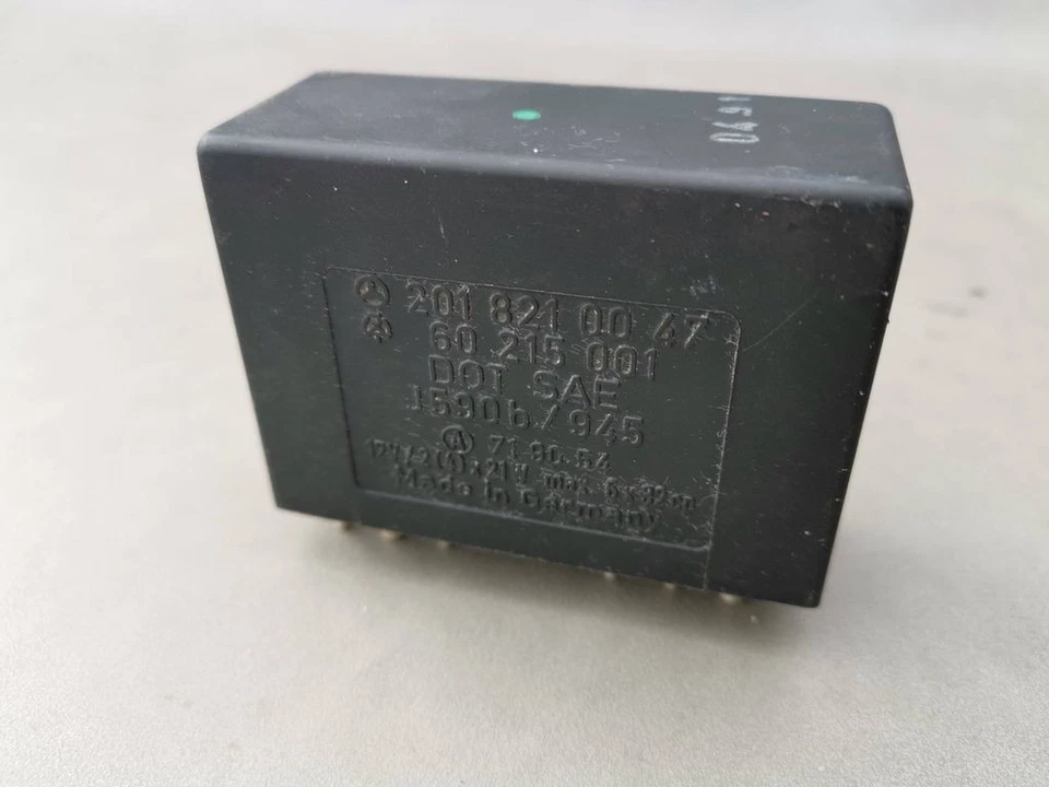 Mercedes 190 W201 1991 Altre Centraline Moduli 2018210047 AMB13739 - Immagine 3 di 3