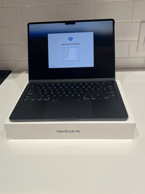 Apple MacBook Air 13.6'' (256GB SSD, M2, 8GB) Laptop 