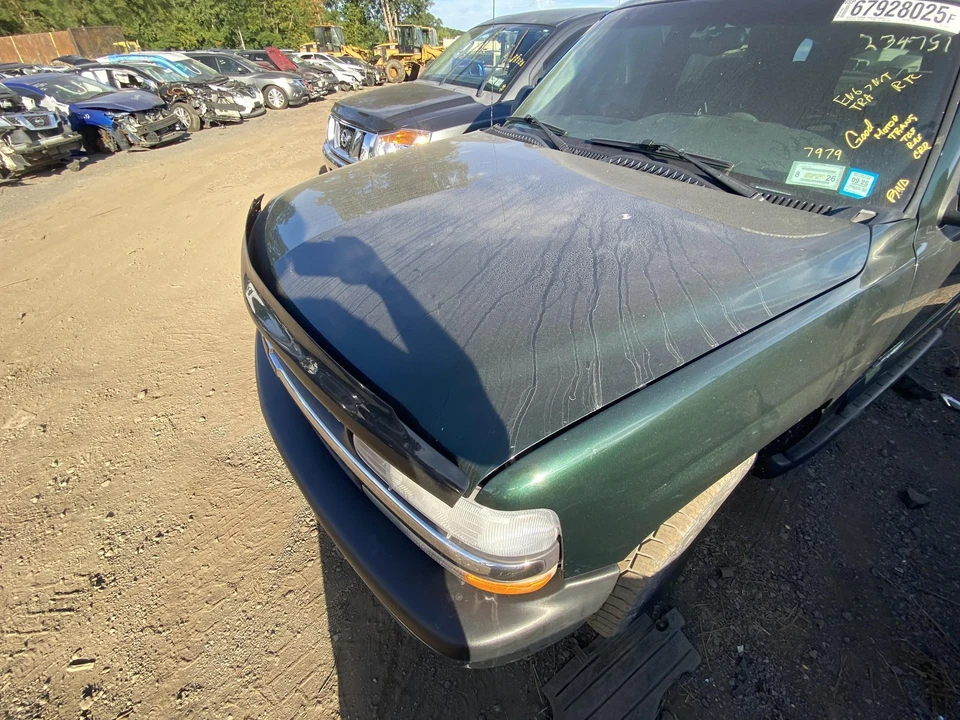 (ТОЛЬКО САМОВЫВОЗ) 00 01 02 03 04 05 06 CHEVY TAHOE капот - Изображение 3 из 3