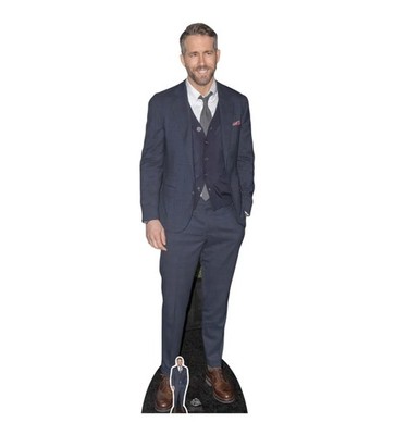Celebrity Pappaufsteller Ryan Reynolds (188cm)