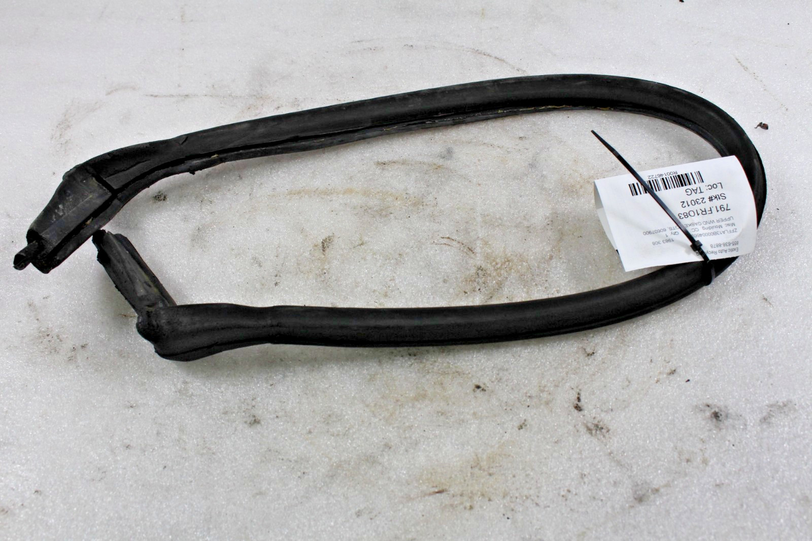 Ferrari 308, Upper Windshield Gasket, Used, P/N 60607900