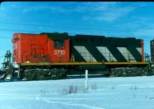 CNR 3710 RS-18, Coteau, QU, 01/77; Kodachrome Original