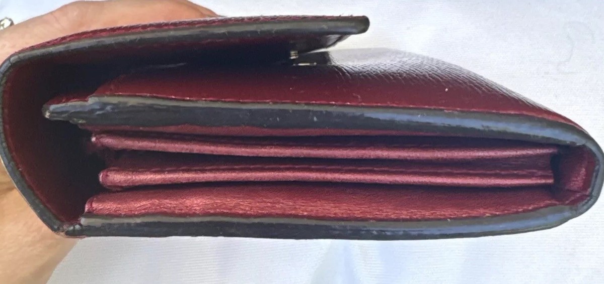 GUCCI 251861 PATENT GUCCISSIMA LOVELY HEART CONTINENTAL WALLET RED