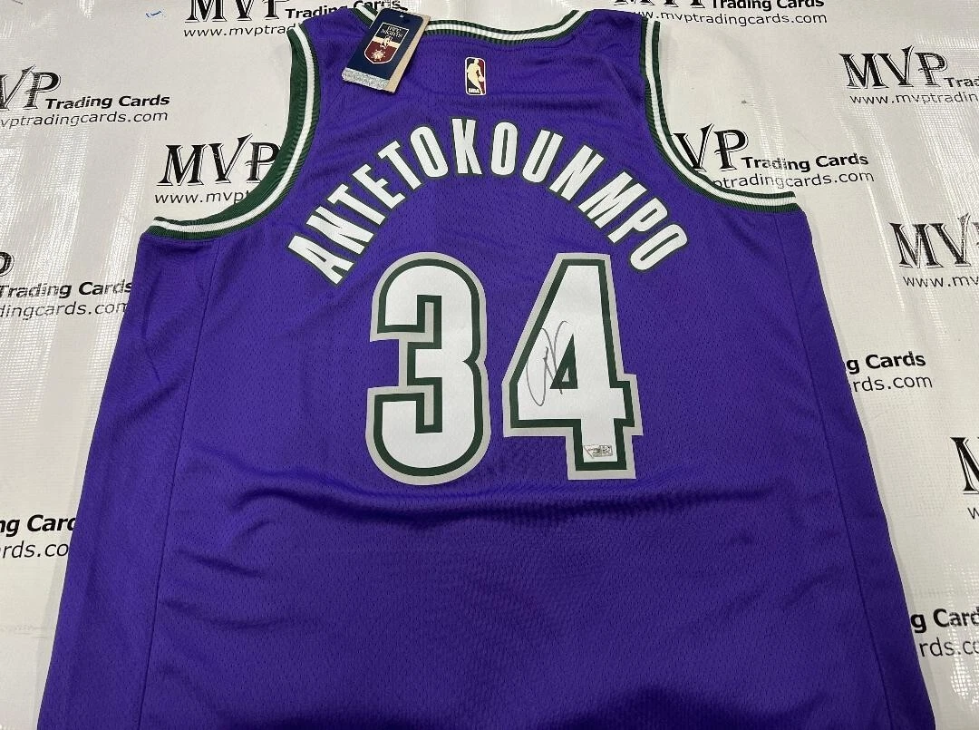 Autographed Milwaukee Bucks Giannis Antetokounmpo Fanatics