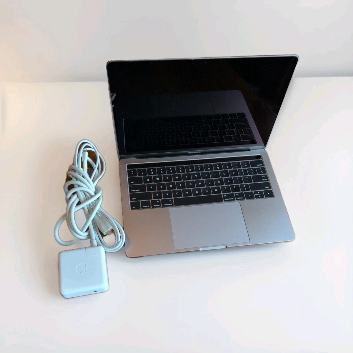 MacBook Pro macOS 10.12, Sierra Apple 13-13,9 дюйма экран