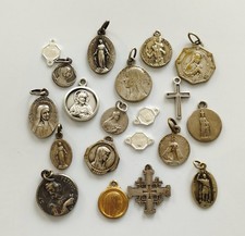 mama-estelle Lot 20 Anciennes Petites Médailles Religieuses en Métal LOT 1