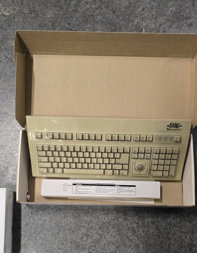 SIIG Mac Super Trac Trackball Keyboard for Apple Macintosh, Model #KB1912 - Photo 2/12