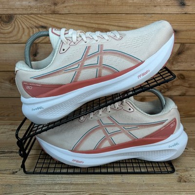 Asics Turnschuhe Damen Gr. UK 7,5 Gel Kayano 30 apricot Straßenlauf gepolsterte Schuhe