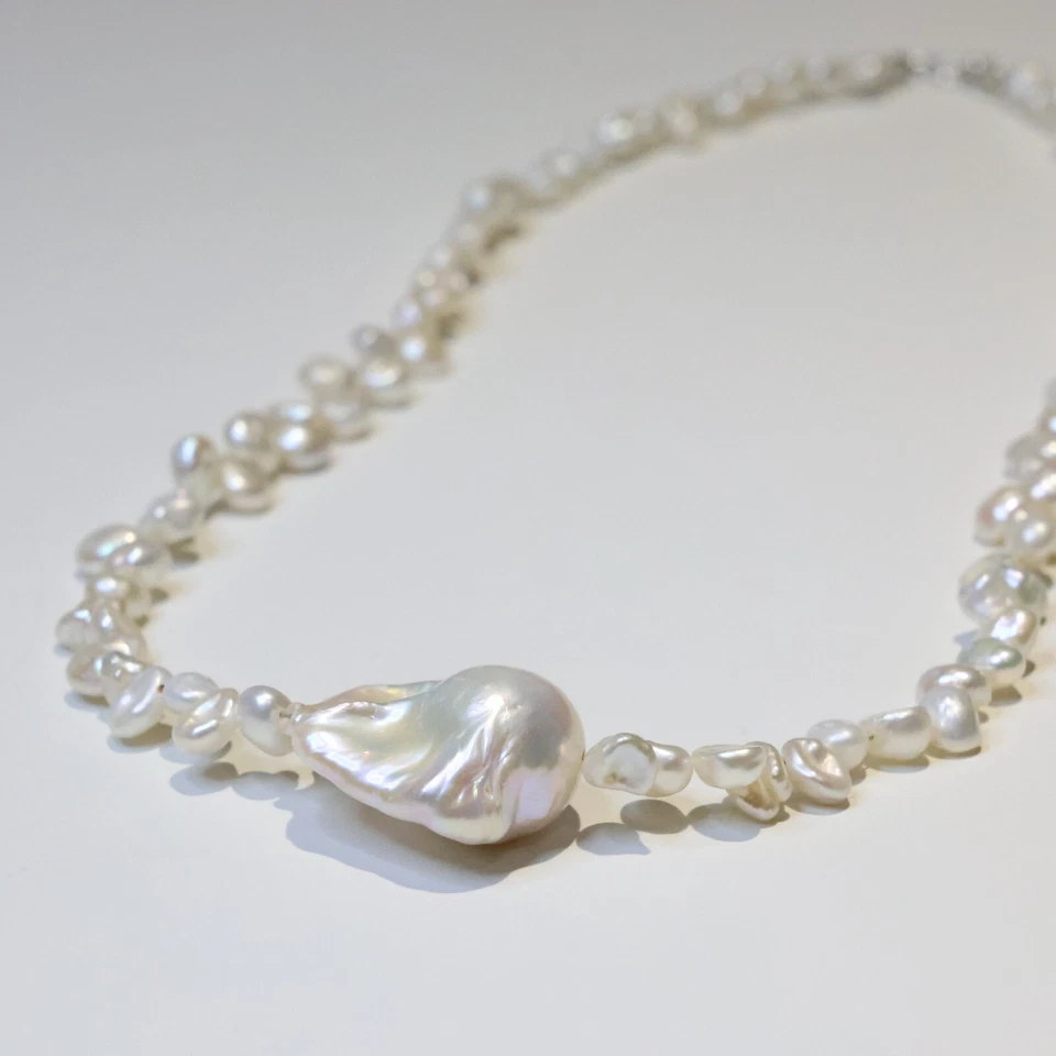 collier argent en perle de culture d'eau douce baroque pétale 2125 - Photo 2/4