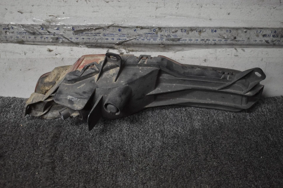 2008-2012 INFINITI EX35 REAR RIGHT TURN SIGNAL FACTORY OEM - Image 4 of 4