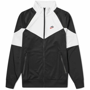 nike windrunner loose fit