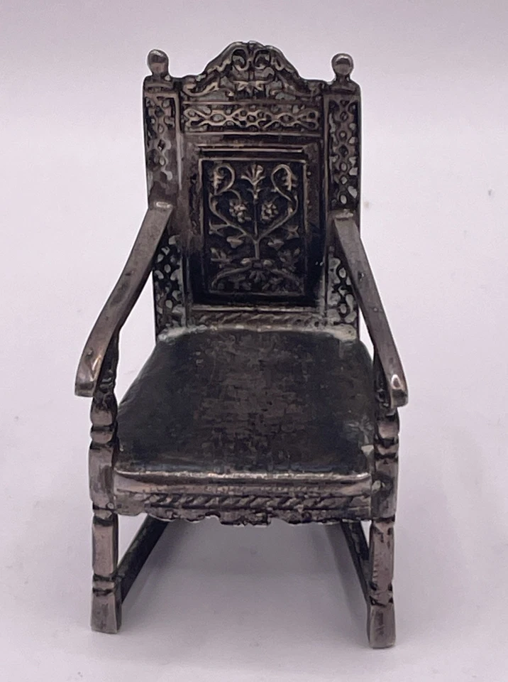 3 sillas antiguas en miniatura de plata de ley con sello inglés para casa de muñecas Foto 2 de 4