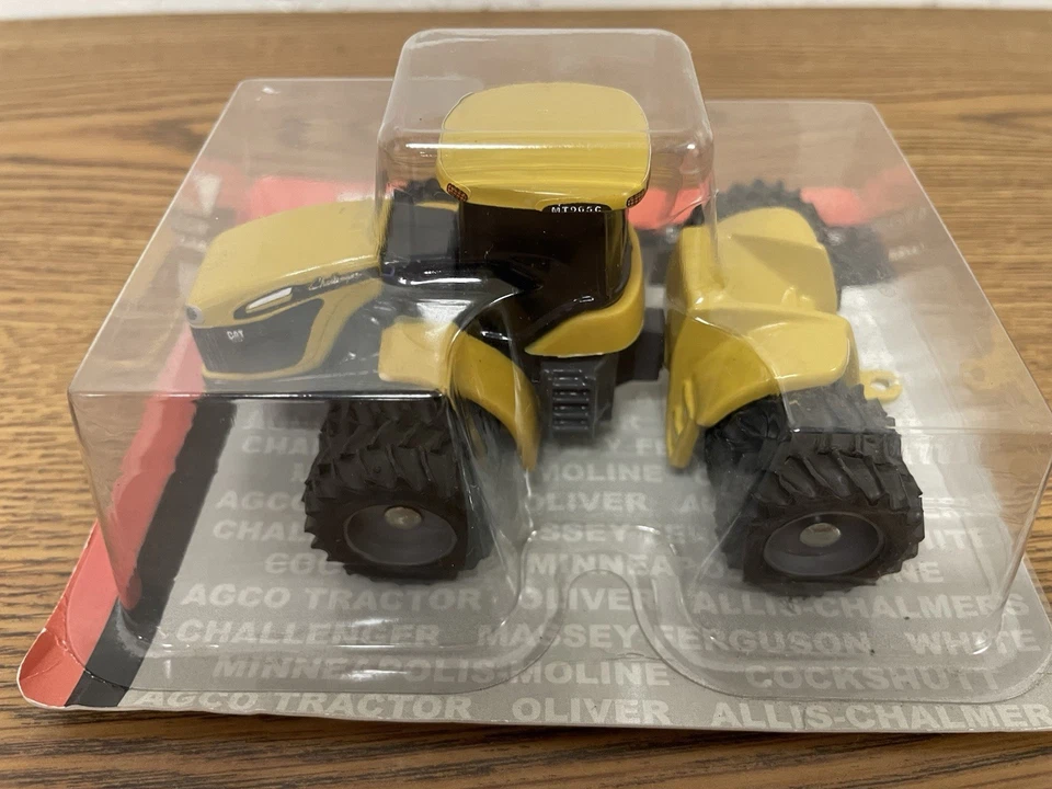 1/64 Challenger MT965C 4WD Tractor W/Duals, Scale Models FT-0754 - Image 2 of 2