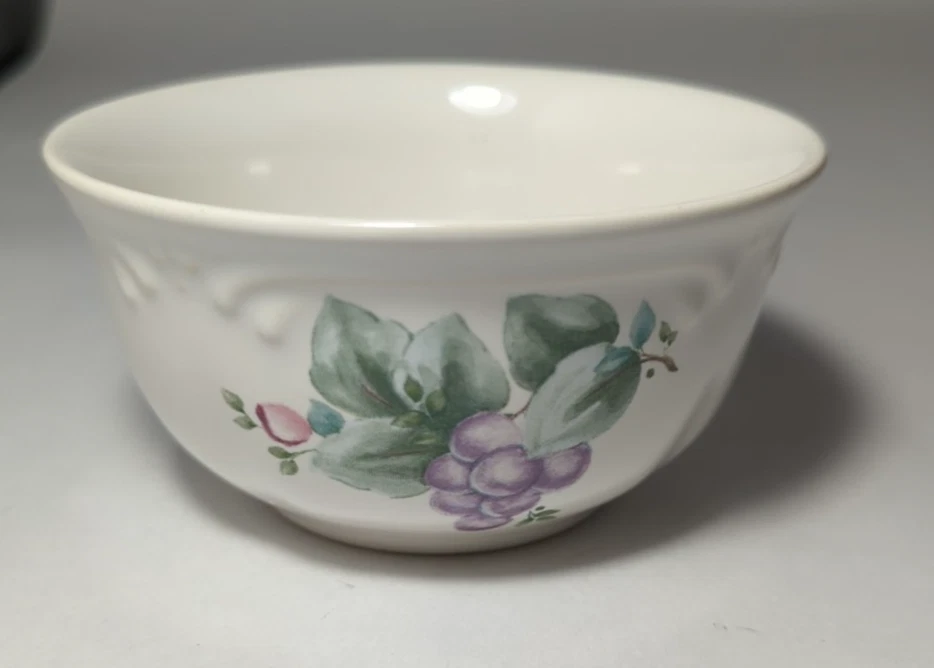 Set of 2 Pfaltzgraff Dessert Bowl Grapevine USA Grapes Pink Flowers Discontinued - Image 2 of 4