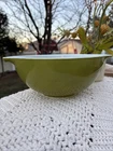 Pyrex Verde Green Avocado Olive 2 1/2 Qt Mixing Bowl 443 Cinderella (01)