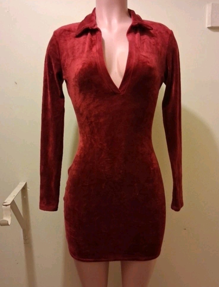 Fashion Nova Bodycon Mini Dress Red Velvet Long Sleeve V-Neck Size M
