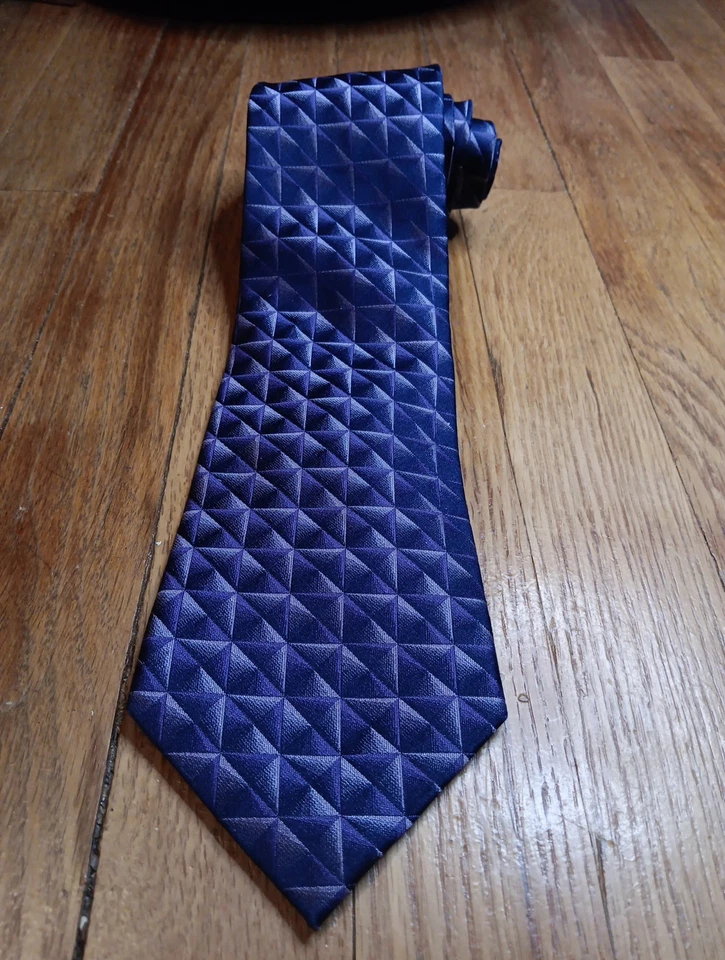 Corbata vintage Van Heusen hecha a mano 100 % seda diseño geométrico púrpura Foto 4 de 4