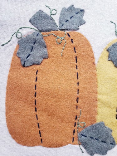 Fall Table Runner Home Collections by Raghu Country Stitched Felt Pumpkins - Picture 9 of 12
