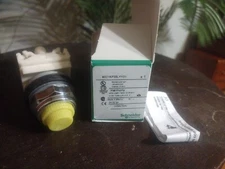 Schneider Electric 9001KP35LYY31 Pilot Light  CREAM YELLOW LED 30mm (NEW)