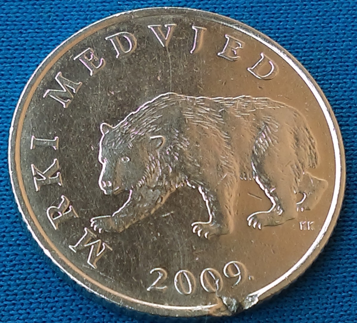 5 Kuna 2009. Croatia coin, Croatian text (MRKI MEDVJED) brown bear