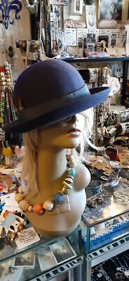 BYSJU NAVY BOWLER HAT LONDON BASIC WOOL WITH FEATHER UK UNISEX 7