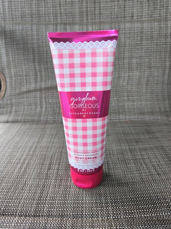 Bath & Body Works 8 Oz  Gingham Gorgeous Ultra Shea Body Cream