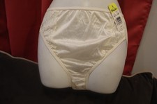 NOS Vintage Vanity Fair Candle Glow Nylon Lace Sheer Pantie Size 6 Style 13002