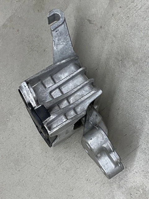 Dodge Dart 2012-16 2,0 L 2,4 L motor izquierdo aislador de montaje OEM 68171877AC Foto 3 de 4