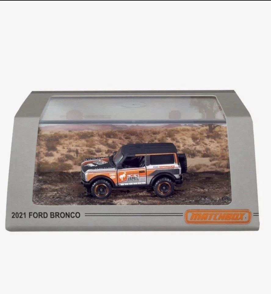 Lot of 5 MATCHBOX Collectors Bronco, Ambulance, Gladiator, Savoy, Unimog-Sealed! - Image 3 of 4