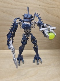 Lego Bionicle - PIRAKA - VEZOK - 8902 - 100% Complete With Box & Manual