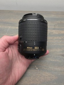 Nikon AF-S NIKKOR DX VR 55-200mm F/4-5.6G II ED DX VR obiektyw samochodowy i ręczny F