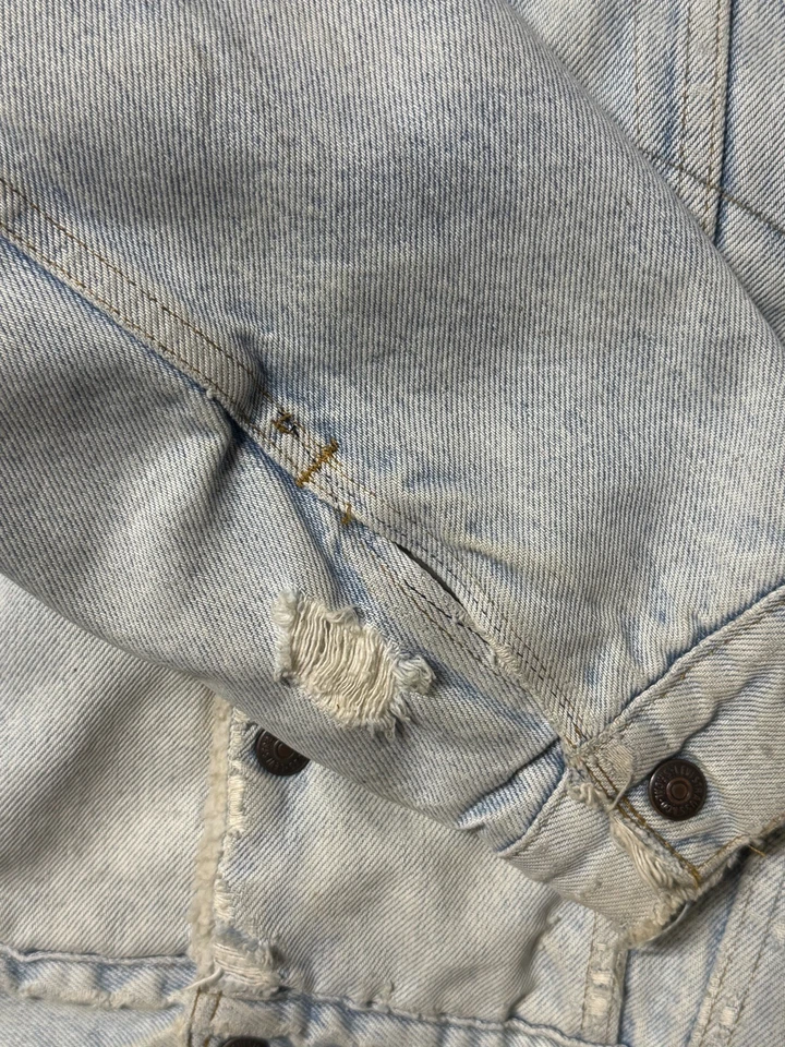 Vintage Levis Sherpa Trucker Jacket Mens Large Denim Made USA Blanket Lined 90s - Image 4 of 4