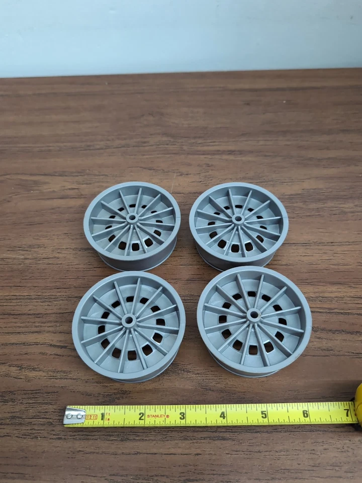 1/16 Ertl Toy Tractor Parts International Harvester Rear Wheels Rims Lot Of 4 - Image 2 of 2