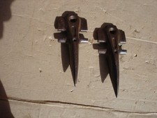 One Pair  MC2041Z   Fits Case IH, New Idea Sickle Mower Single Prong Rock Guards