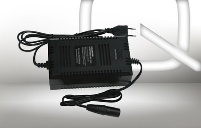 Q-Batteries BL 24-3 Ladegerät XLR-Stecker für Bleiakkus 24V - 3A Ladestrom IU0U 