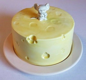 Vintage Yellow Cheese Plate W Gray Mouse Handle Adorable Kitchen