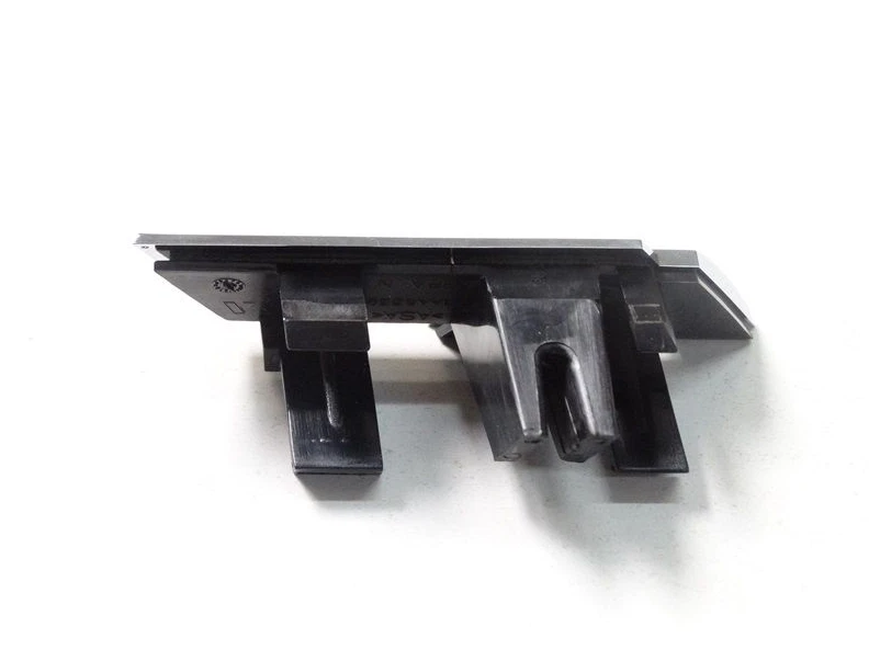 Neu Original Volkswagen Passat B7 R Line Emblem Aufkleber Für Grill 3AA853948FXC - Bild 2 von 3