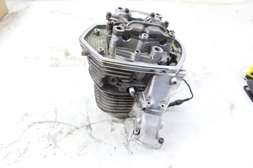 05-07 BMW R1200GS OEM LEFT ENGINE TOP END CYLINDER HEAD - Image 3 of 4