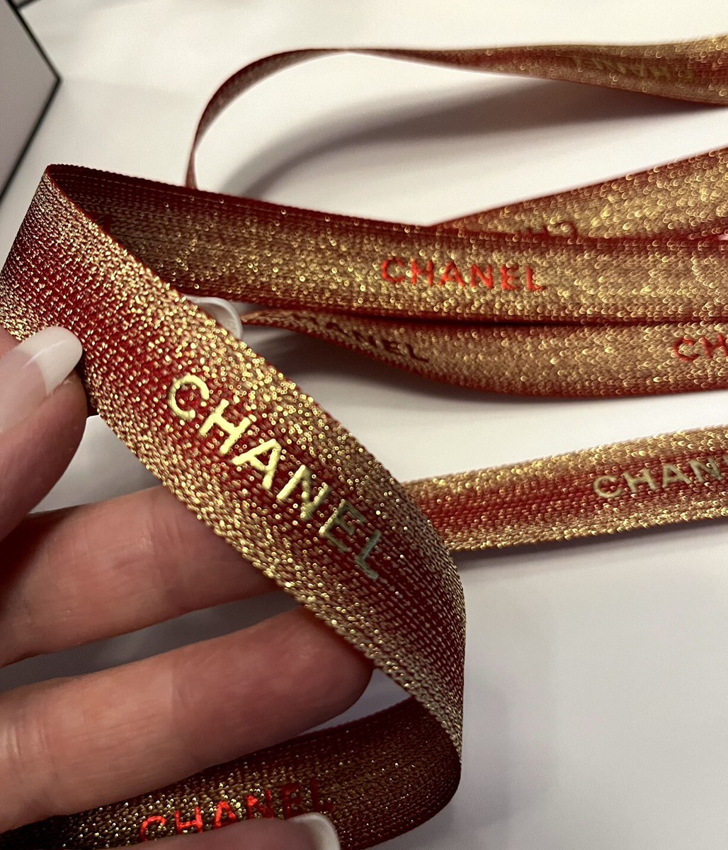 CHANEL GOLD Holiday STAR Charm Gold Ptd &Origami Box, Red CHANEL GOLD Holiday STAR Charm Gold Ptd &Origami Box, Red