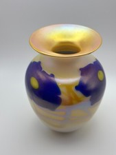 Steven Lundberg Glass Art  Iridescent Flower Vase  Signed 2004