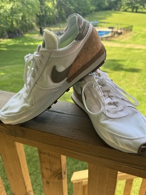 Nike Men's Low Top Lace-Up Athletic Sneaker White Brown Gray Cork Heel