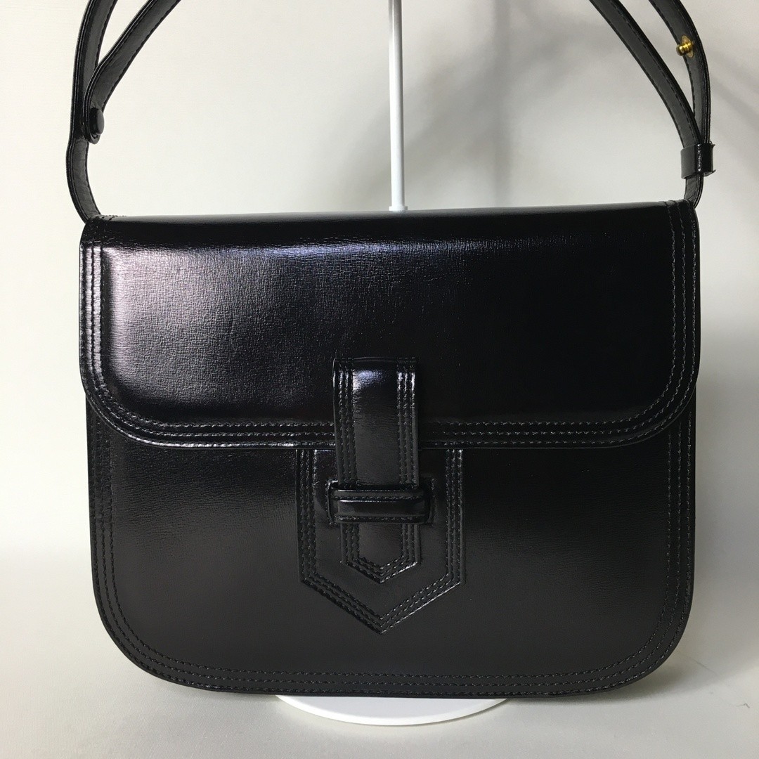 2505 226 Borsa a tracolla Yves Saint Laurent in pelle nera