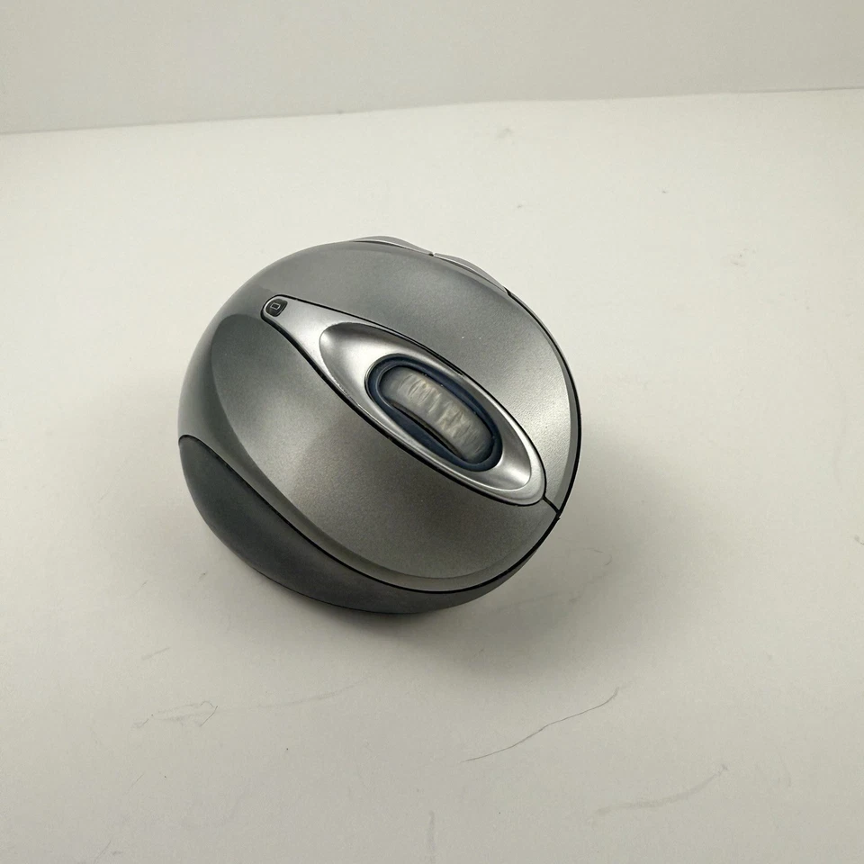 Microsoft Natural Wireless Laser Mouse 7000 MOUSE ONLY No Receiver - Image 4 of 4